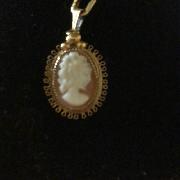 Gold pendant - Picture 2 of 2